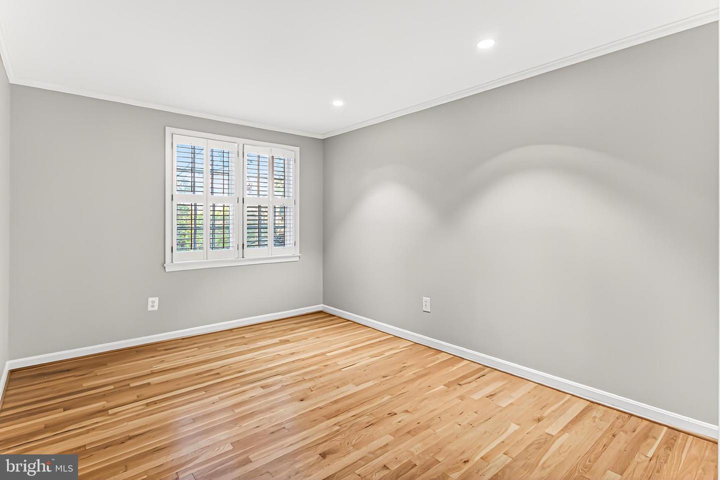 2005 HIGHBORO WAY, FALLS CHURCH, Virginia 22043, 4 Bedrooms Bedrooms, 14 Rooms Rooms,3 BathroomsBathrooms,Residential,For sale,2005 HIGHBORO WAY,VAFX2276066 MLS # VAFX2276066