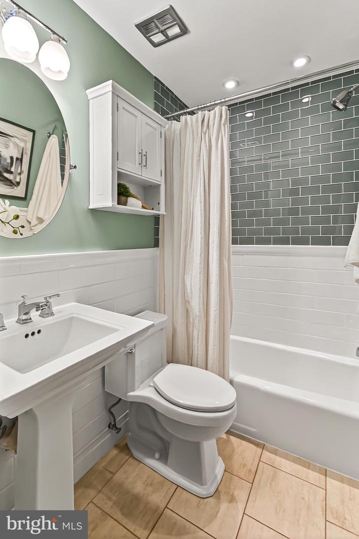 2005 HIGHBORO WAY, FALLS CHURCH, Virginia 22043, 4 Bedrooms Bedrooms, 14 Rooms Rooms,3 BathroomsBathrooms,Residential,For sale,2005 HIGHBORO WAY,VAFX2276066 MLS # VAFX2276066