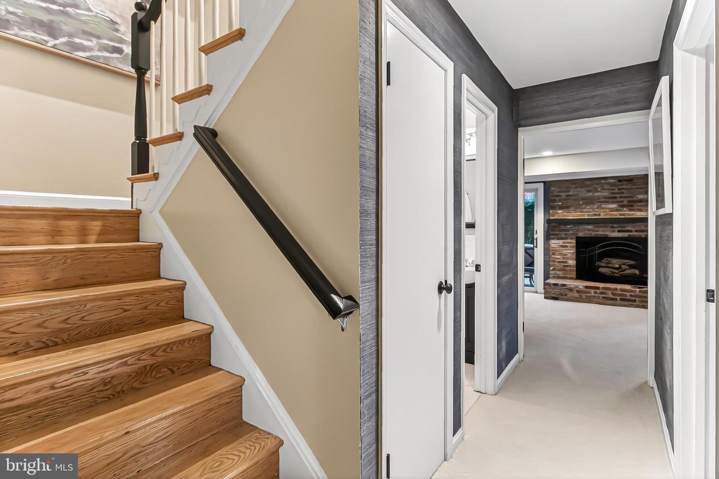 2005 HIGHBORO WAY, FALLS CHURCH, Virginia 22043, 4 Bedrooms Bedrooms, 14 Rooms Rooms,3 BathroomsBathrooms,Residential,For sale,2005 HIGHBORO WAY,VAFX2276066 MLS # VAFX2276066