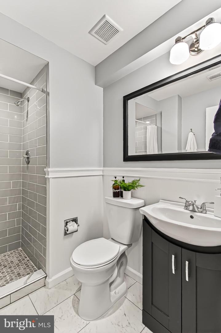 2005 HIGHBORO WAY, FALLS CHURCH, Virginia 22043, 4 Bedrooms Bedrooms, 14 Rooms Rooms,3 BathroomsBathrooms,Residential,For sale,2005 HIGHBORO WAY,VAFX2276066 MLS # VAFX2276066