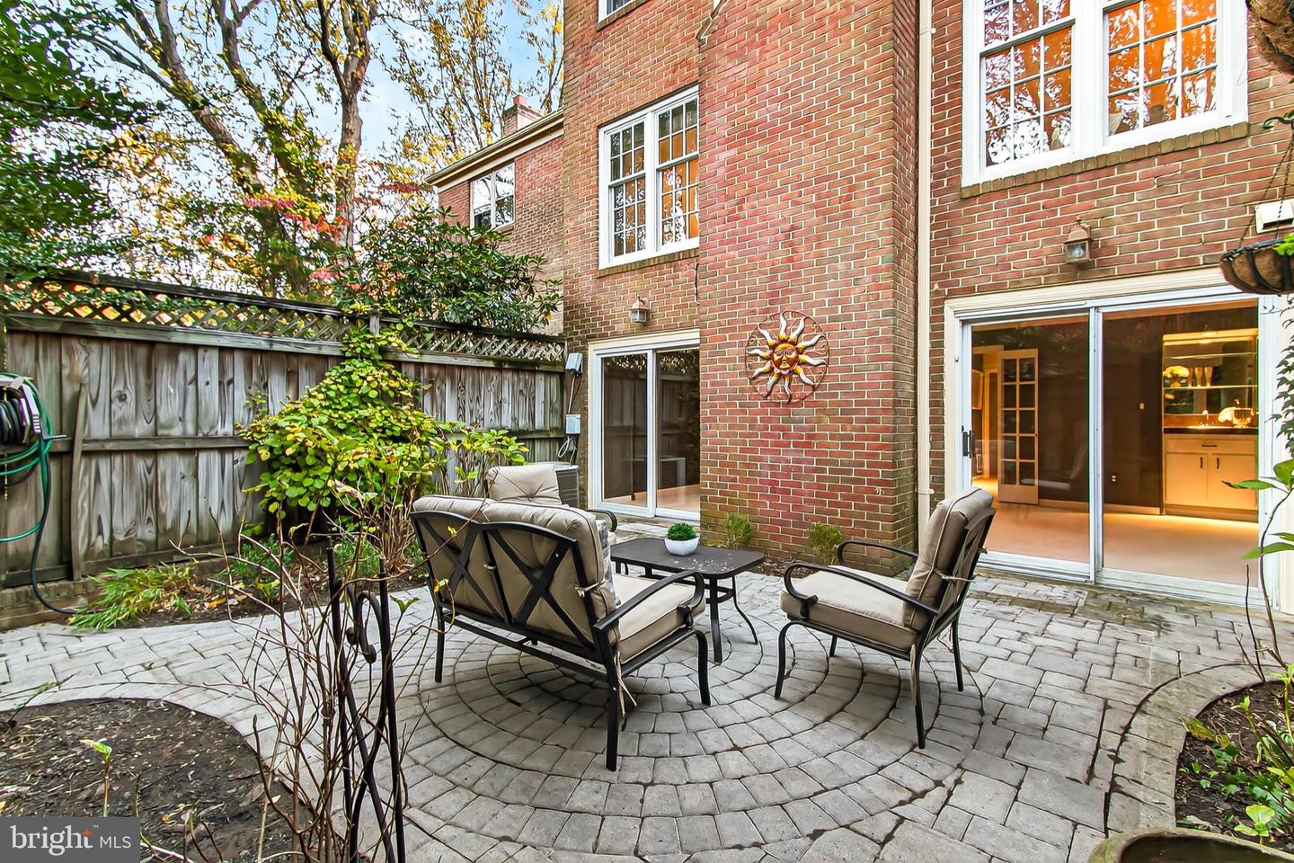 2005 HIGHBORO WAY, FALLS CHURCH, Virginia 22043, 4 Bedrooms Bedrooms, 14 Rooms Rooms,3 BathroomsBathrooms,Residential,For sale,2005 HIGHBORO WAY,VAFX2276066 MLS # VAFX2276066