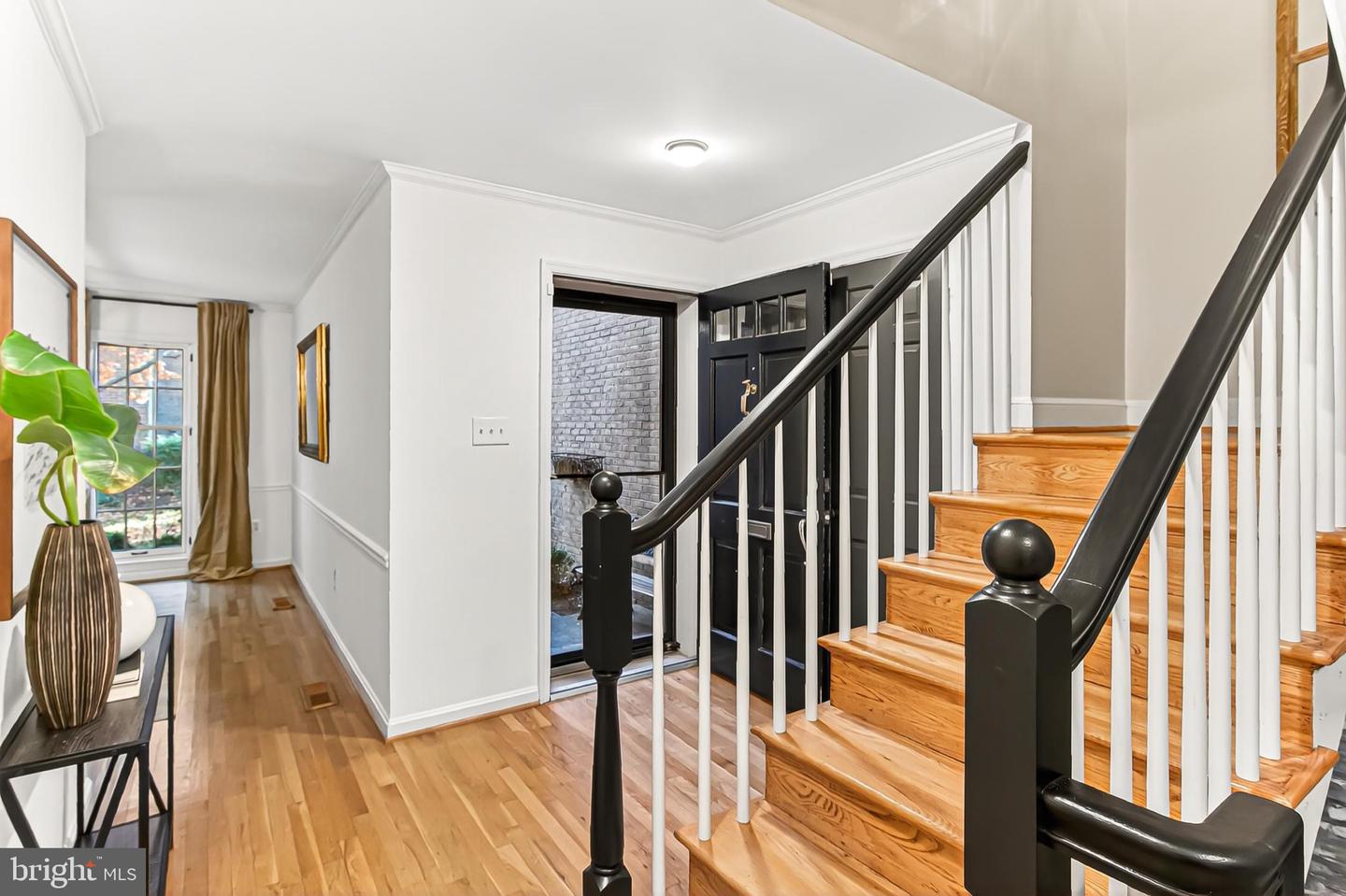 2005 HIGHBORO WAY, FALLS CHURCH, Virginia 22043, 4 Bedrooms Bedrooms, 14 Rooms Rooms,3 BathroomsBathrooms,Residential,For sale,2005 HIGHBORO WAY,VAFX2276066 MLS # VAFX2276066