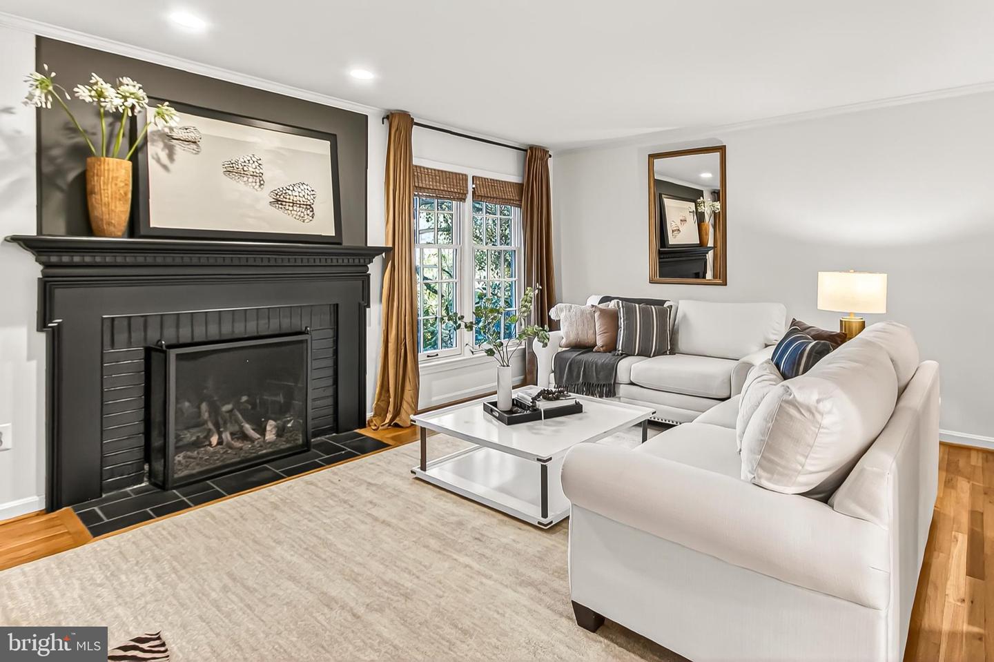 2005 HIGHBORO WAY, FALLS CHURCH, Virginia 22043, 4 Bedrooms Bedrooms, 14 Rooms Rooms,3 BathroomsBathrooms,Residential,For sale,2005 HIGHBORO WAY,VAFX2276066 MLS # VAFX2276066