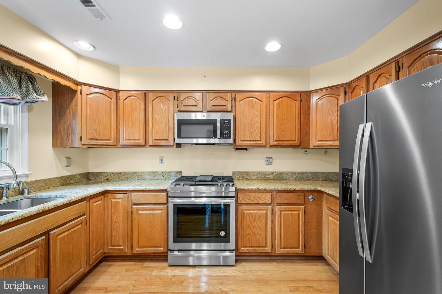 8019 TANWORTH CT, SPRINGFIELD, Virginia 22152, 3 Bedrooms Bedrooms, ,3 BathroomsBathrooms,Residential,For sale,8019 TANWORTH CT,VAFX2276072 MLS # VAFX2276072