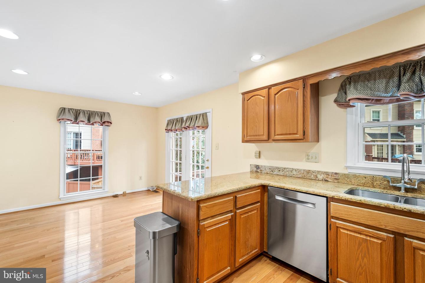 8019 TANWORTH CT, SPRINGFIELD, Virginia 22152, 3 Bedrooms Bedrooms, ,3 BathroomsBathrooms,Residential,For sale,8019 TANWORTH CT,VAFX2276072 MLS # VAFX2276072