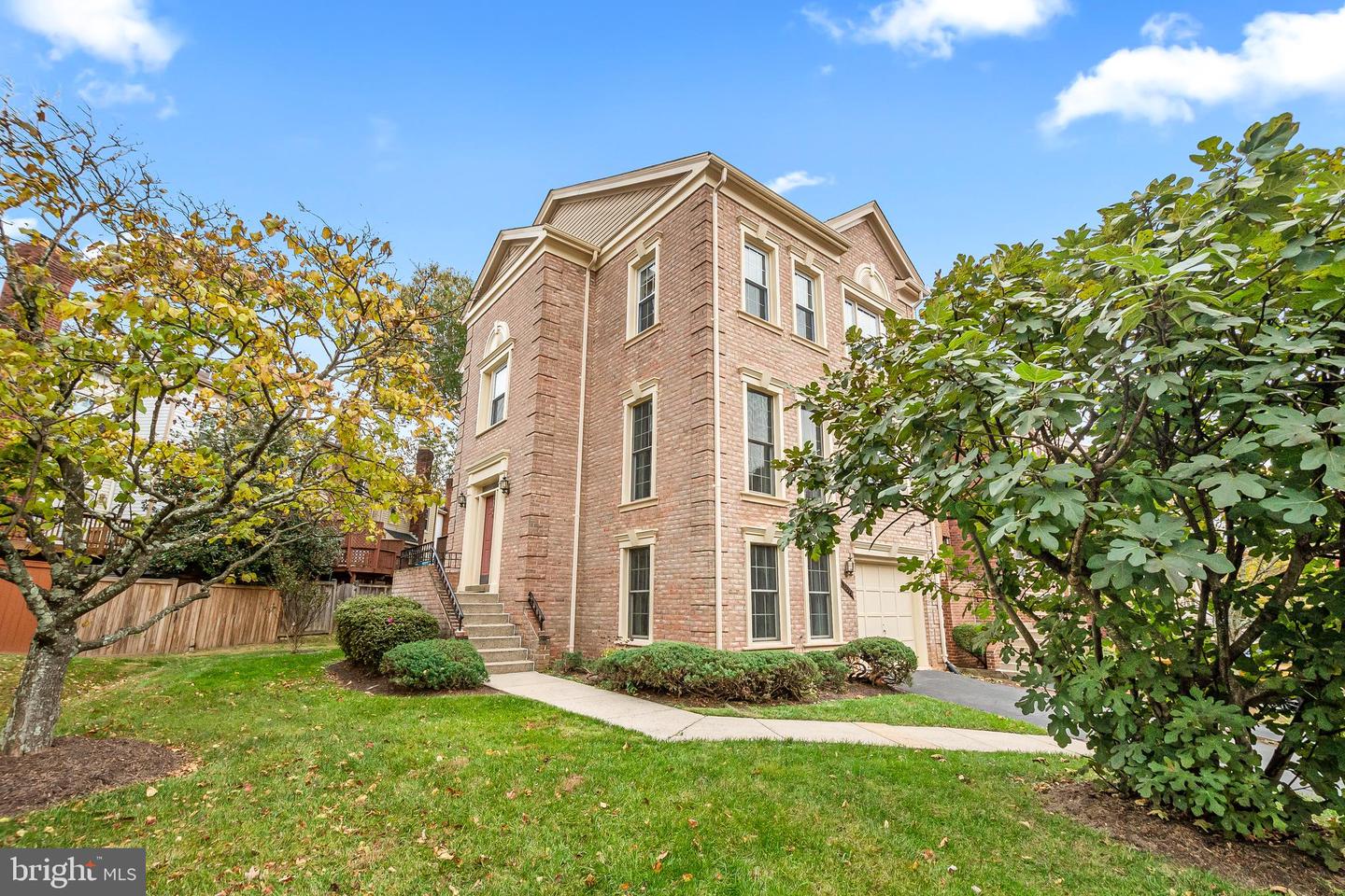 8019 TANWORTH CT, SPRINGFIELD, Virginia 22152, 3 Bedrooms Bedrooms, ,3 BathroomsBathrooms,Residential,For sale,8019 TANWORTH CT,VAFX2276072 MLS # VAFX2276072