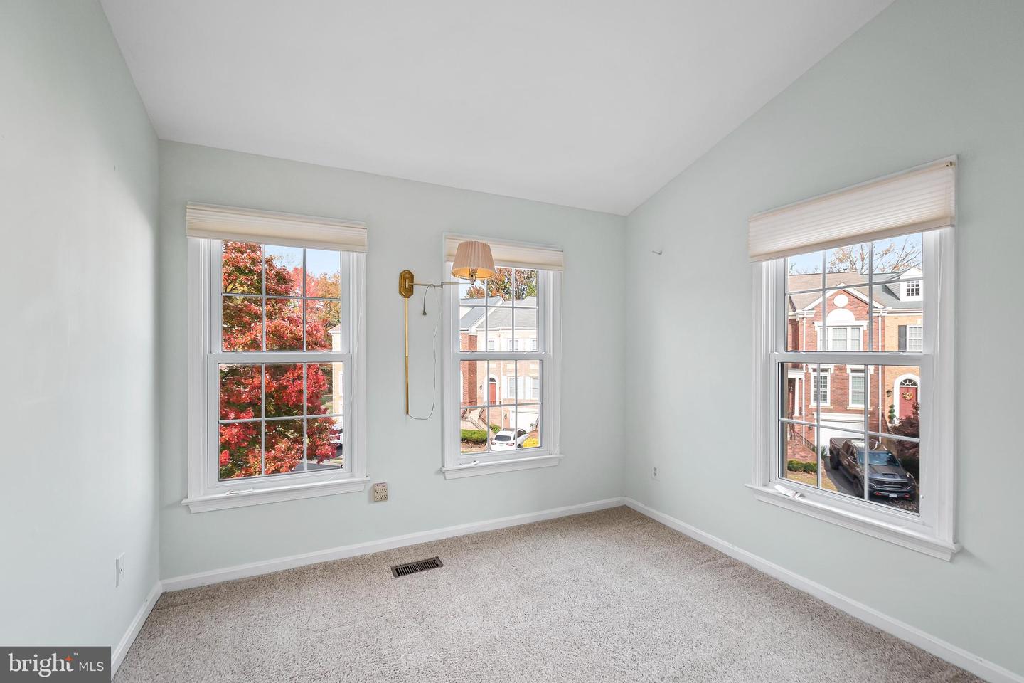 8019 TANWORTH CT, SPRINGFIELD, Virginia 22152, 3 Bedrooms Bedrooms, ,3 BathroomsBathrooms,Residential,For sale,8019 TANWORTH CT,VAFX2276072 MLS # VAFX2276072