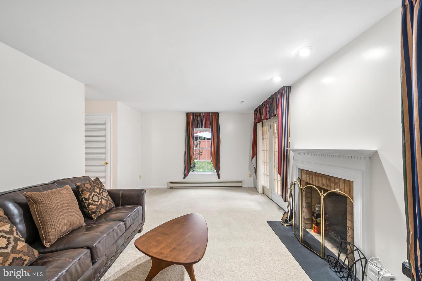 8019 TANWORTH CT, SPRINGFIELD, Virginia 22152, 3 Bedrooms Bedrooms, ,3 BathroomsBathrooms,Residential,For sale,8019 TANWORTH CT,VAFX2276072 MLS # VAFX2276072