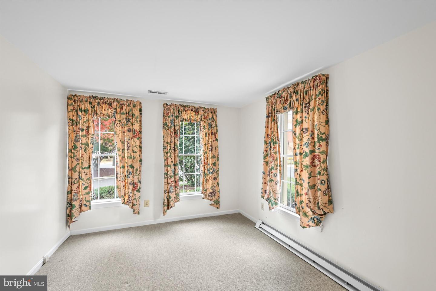 8019 TANWORTH CT, SPRINGFIELD, Virginia 22152, 3 Bedrooms Bedrooms, ,3 BathroomsBathrooms,Residential,For sale,8019 TANWORTH CT,VAFX2276072 MLS # VAFX2276072