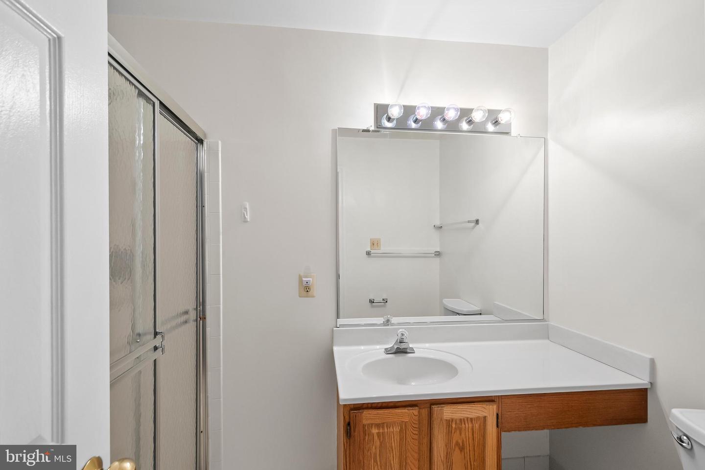 8019 TANWORTH CT, SPRINGFIELD, Virginia 22152, 3 Bedrooms Bedrooms, ,3 BathroomsBathrooms,Residential,For sale,8019 TANWORTH CT,VAFX2276072 MLS # VAFX2276072