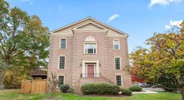 8019 TANWORTH CT, SPRINGFIELD, Virginia 22152, 3 Bedrooms Bedrooms, ,3 BathroomsBathrooms,Residential,For sale,8019 TANWORTH CT,VAFX2276072 MLS # VAFX2276072