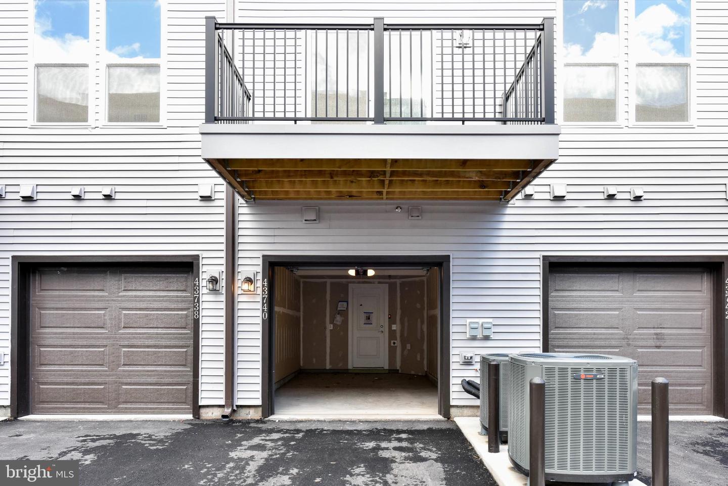 43740 TRANSIT SQ, ASHBURN, Virginia 20147, 3 Bedrooms Bedrooms, ,2 BathroomsBathrooms,Residential,For sale,43740 TRANSIT SQ,VALO2109710 MLS # VALO2109710