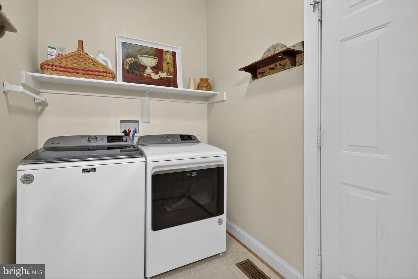 6020 DUNNBROOK TER, HAYMARKET, Virginia 20169, 3 Bedrooms Bedrooms, ,3 BathroomsBathrooms,Residential,For sale,6020 DUNNBROOK TER,VAPW2107168 MLS # VAPW2107168