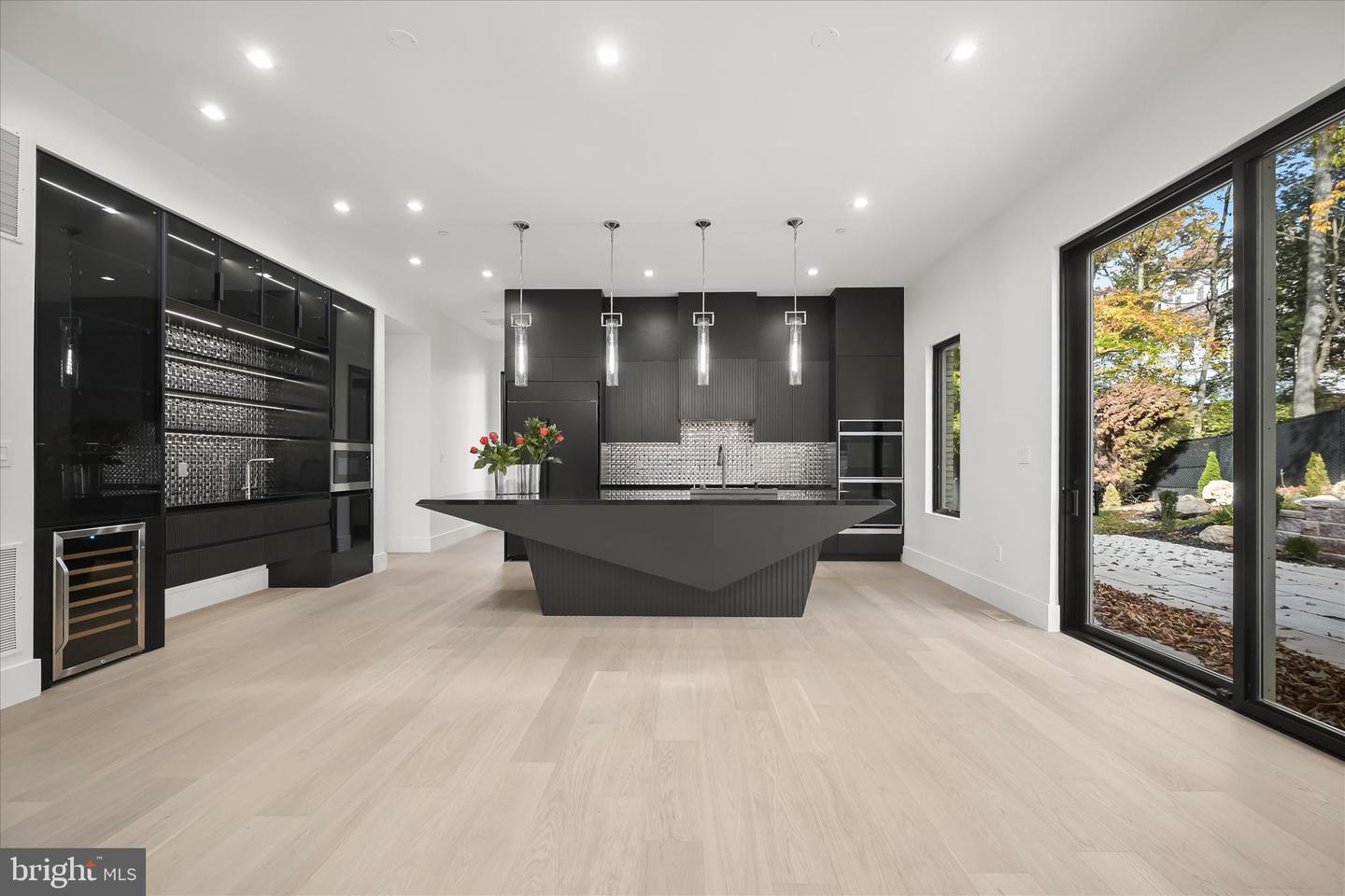 4509 FOXHALL CRESCENT NW, WASHINGTON, District Of Columbia 20007, 5 Bedrooms Bedrooms, ,6 BathroomsBathrooms,Residential,For sale,4509 FOXHALL CRESCENT NW,DCDC2230120 MLS # DCDC2230120