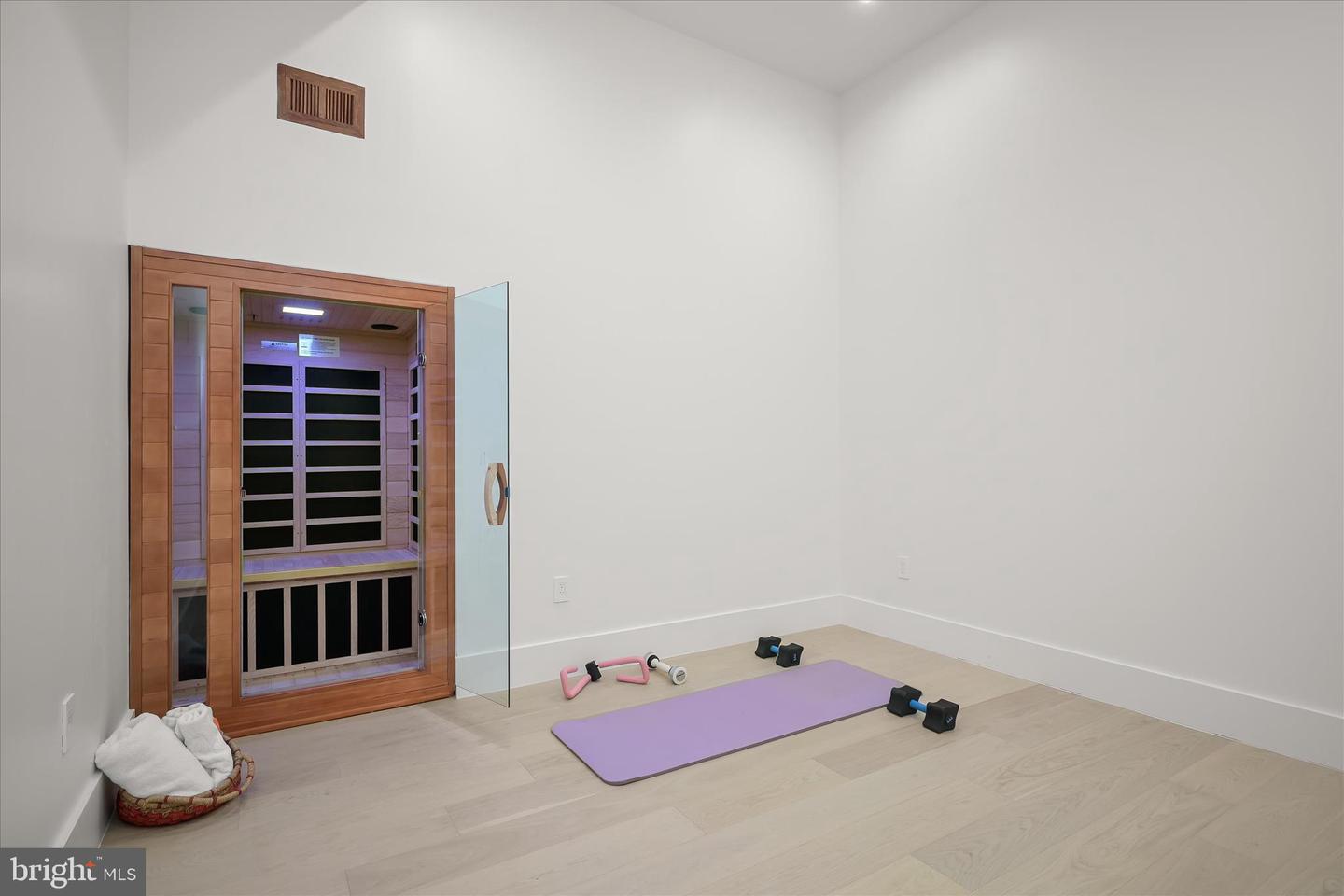 4509 FOXHALL CRESCENT NW, WASHINGTON, District Of Columbia 20007, 5 Bedrooms Bedrooms, ,6 BathroomsBathrooms,Residential,For sale,4509 FOXHALL CRESCENT NW,DCDC2230120 MLS # DCDC2230120