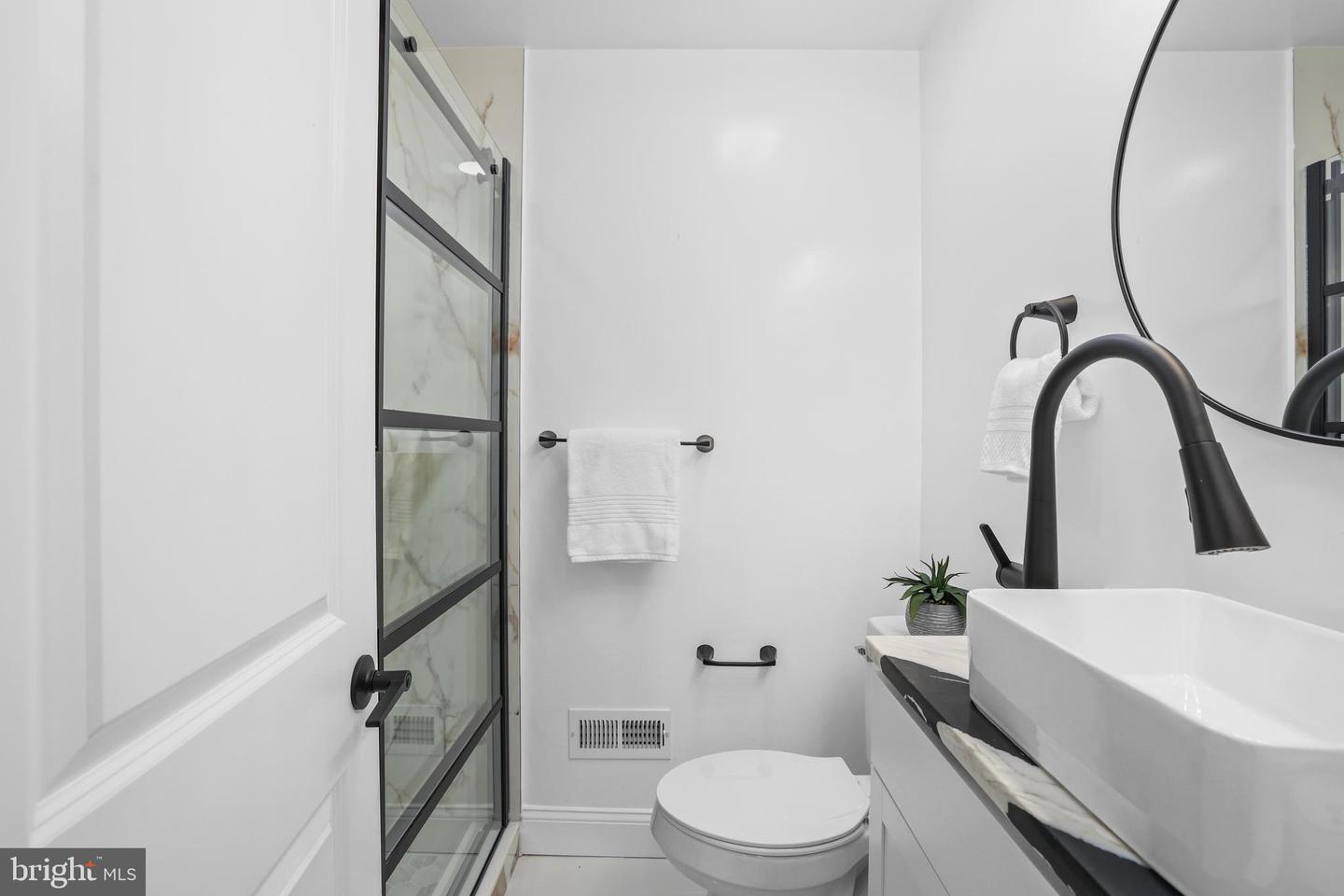 10404 FOREST AVE, FAIRFAX, Virginia 22030, 4 Bedrooms Bedrooms, ,4 BathroomsBathrooms,Residential,For sale,10404 FOREST AVE,VAFC2007290 MLS # VAFC2007290 10404 FOREST AVE, FAIRFAX, Virginia 22030, 4 Bedrooms Bedrooms, ,4 BathroomsBathrooms,Residential,For sale,10404 FOREST AVE,VAFC2007290 MLS # VAFC2007290