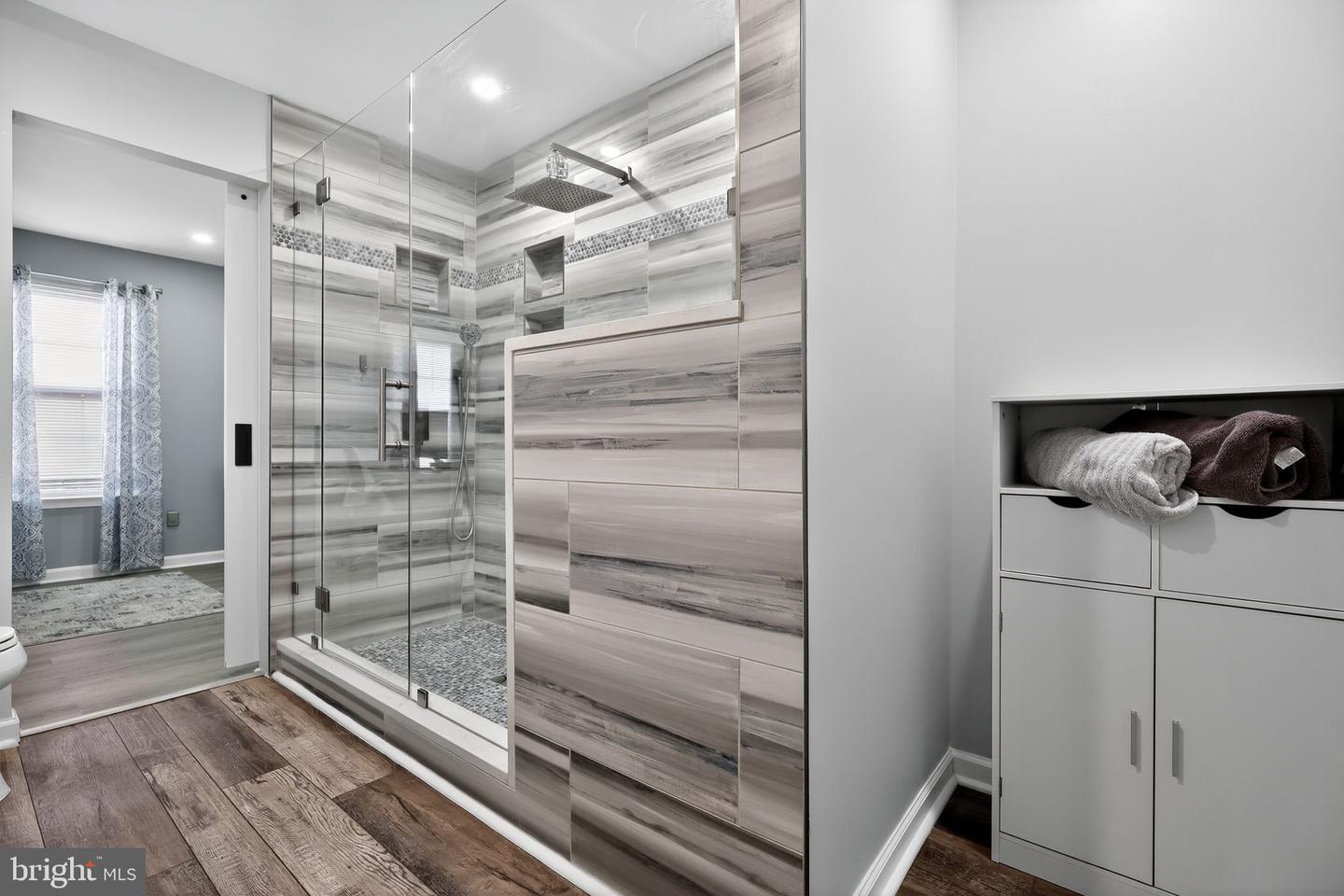 45481 BLUEMONT JUNCTION SQ, STERLING, Virginia 20164, 3 Bedrooms Bedrooms, 9 Rooms Rooms,2 BathroomsBathrooms,Residential,For sale,45481 BLUEMONT JUNCTION SQ,VALO2110418 MLS # VALO2110418