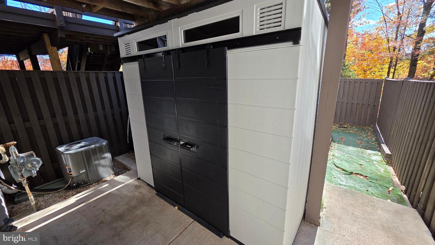 45481 BLUEMONT JUNCTION SQ, STERLING, Virginia 20164, 3 Bedrooms Bedrooms, 9 Rooms Rooms,2 BathroomsBathrooms,Residential,For sale,45481 BLUEMONT JUNCTION SQ,VALO2110418 MLS # VALO2110418