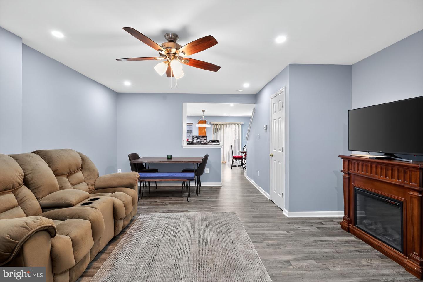 45481 BLUEMONT JUNCTION SQ, STERLING, Virginia 20164, 3 Bedrooms Bedrooms, 9 Rooms Rooms,2 BathroomsBathrooms,Residential,For sale,45481 BLUEMONT JUNCTION SQ,VALO2110418 MLS # VALO2110418