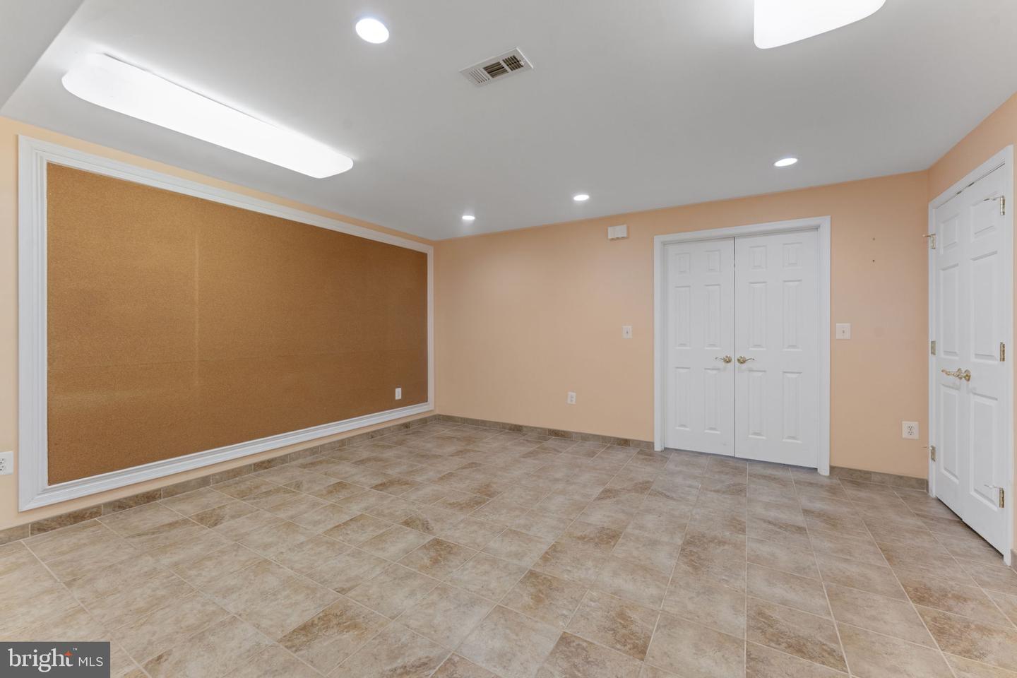 5124 FALDO DR, HAYMARKET, Virginia 20169, 2 Bedrooms Bedrooms, ,3 BathroomsBathrooms,Residential,For sale,5124 FALDO DR,VAPW2107198 MLS # VAPW2107198