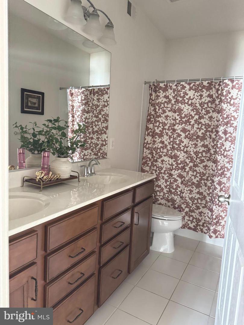 14933 SPRIGGS TREE LN, WOODBRIDGE, Virginia 22193, 5 Bedrooms Bedrooms, ,3 BathroomsBathrooms,Residential,For sale,14933 SPRIGGS TREE LN,VAPW2107200 MLS # VAPW2107200