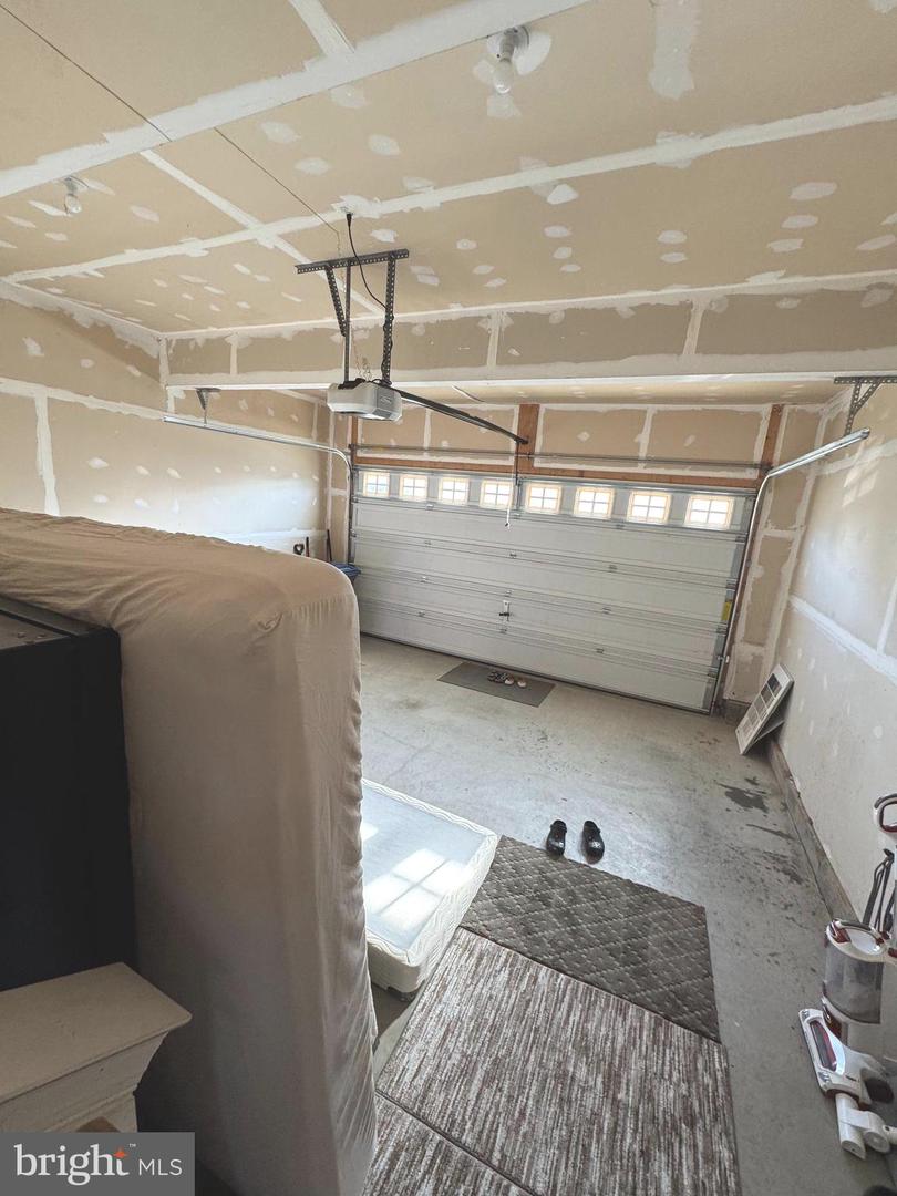 14933 SPRIGGS TREE LN, WOODBRIDGE, Virginia 22193, 5 Bedrooms Bedrooms, ,3 BathroomsBathrooms,Residential,For sale,14933 SPRIGGS TREE LN,VAPW2107200 MLS # VAPW2107200