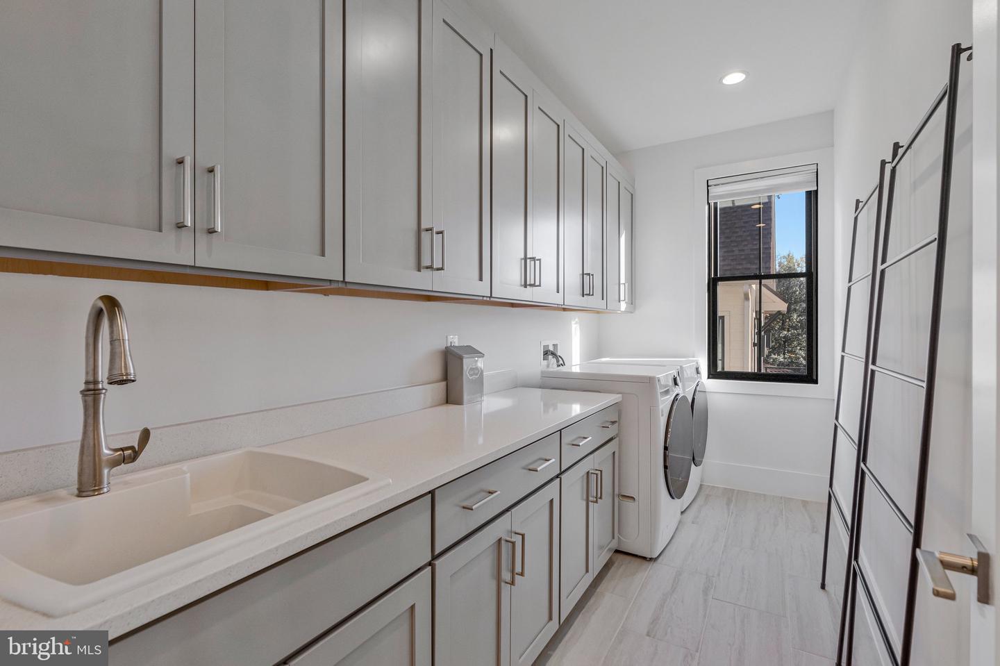 1353 MONITOR LN, MCLEAN, Virginia 22101, 6 Bedrooms Bedrooms, ,6 BathroomsBathrooms,Residential,For sale,1353 MONITOR LN,VAFX2277534 MLS # VAFX2277534 1353 MONITOR LN, MCLEAN, Virginia 22101, 6 Bedrooms Bedrooms, ,6 BathroomsBathrooms,Residential,For sale,1353 MONITOR LN,VAFX2277534 MLS # VAFX2277534