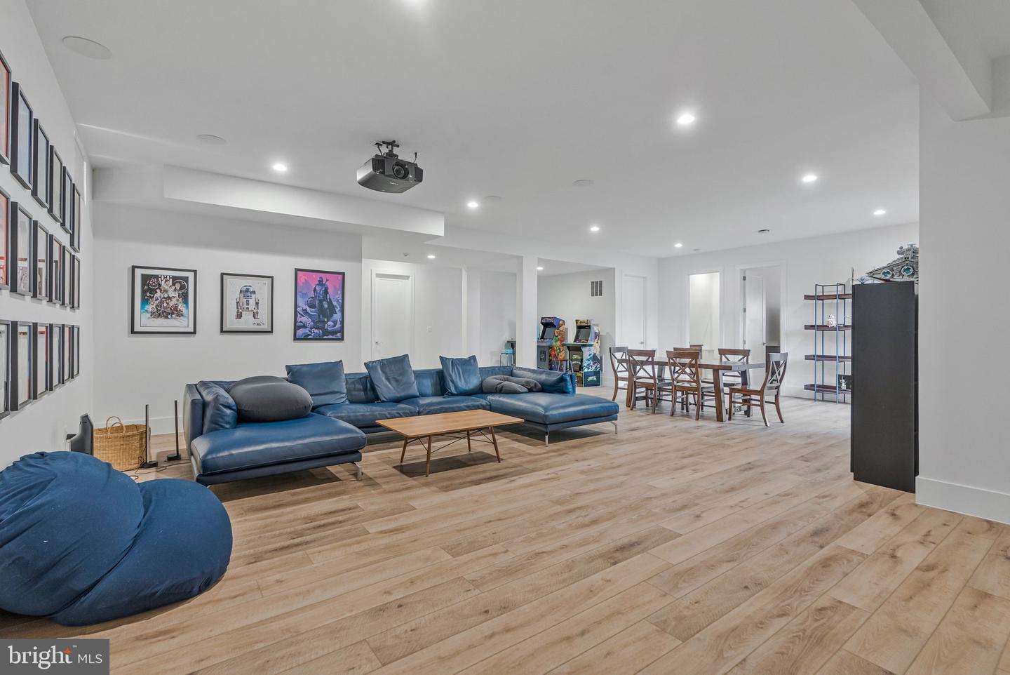 1353 MONITOR LN, MCLEAN, Virginia 22101, 6 Bedrooms Bedrooms, ,6 BathroomsBathrooms,Residential,For sale,1353 MONITOR LN,VAFX2277534 MLS # VAFX2277534 1353 MONITOR LN, MCLEAN, Virginia 22101, 6 Bedrooms Bedrooms, ,6 BathroomsBathrooms,Residential,For sale,1353 MONITOR LN,VAFX2277534 MLS # VAFX2277534