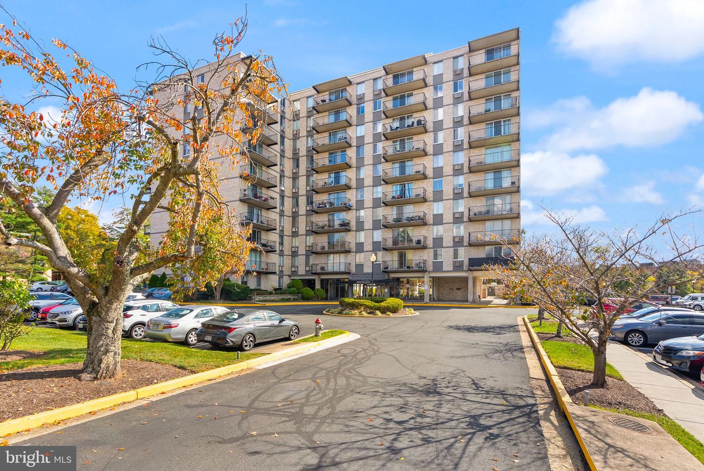 3245 RIO DR #608, FALLS CHURCH, Virginia 22041, 2 Bedrooms Bedrooms, 4 Rooms Rooms,1 BathroomBathrooms,Residential,For sale,3245 RIO DR #608,VAFX2277630 MLS # VAFX2277630
