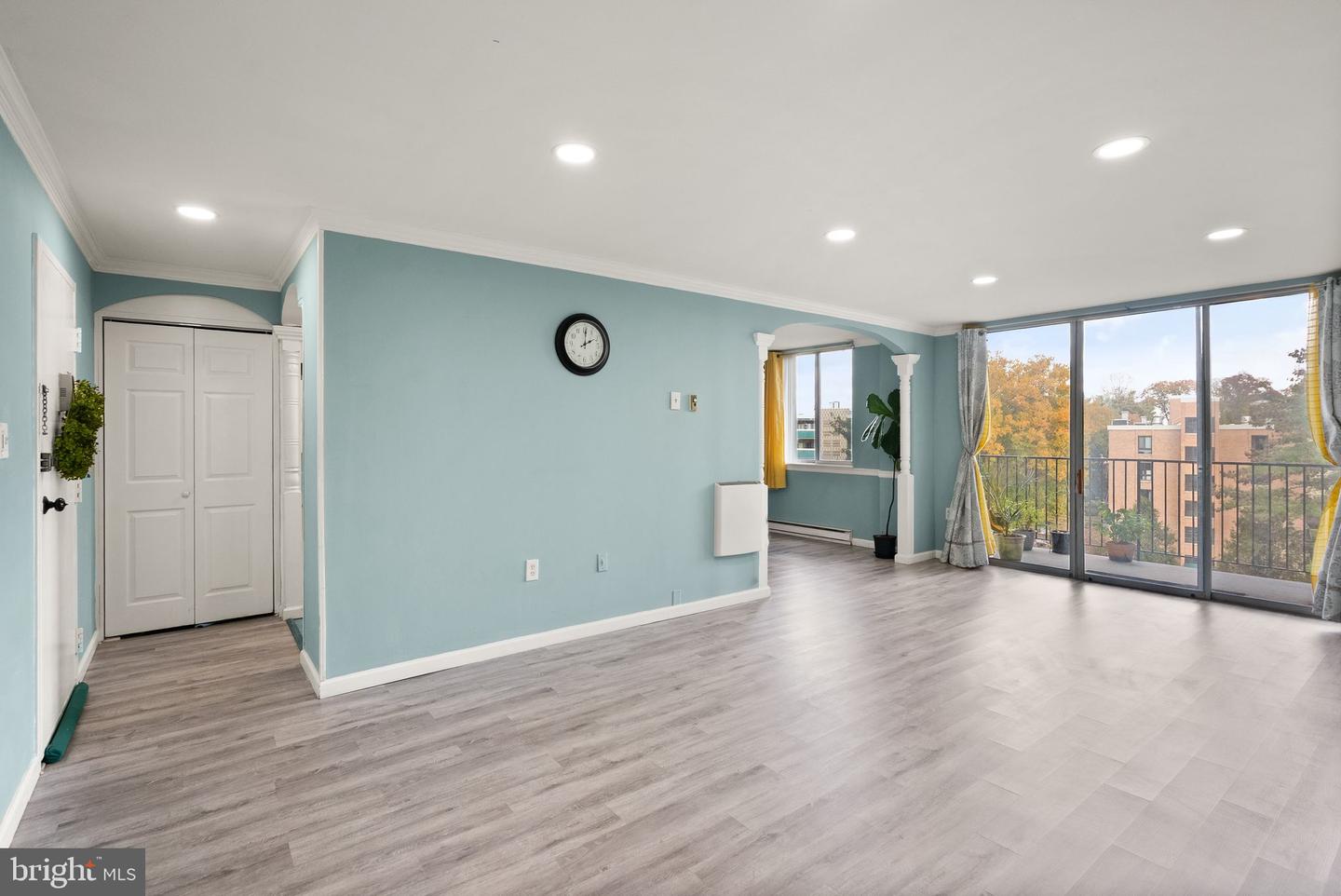 3245 RIO DR #608, FALLS CHURCH, Virginia 22041, 2 Bedrooms Bedrooms, 4 Rooms Rooms,1 BathroomBathrooms,Residential,For sale,3245 RIO DR #608,VAFX2277630 MLS # VAFX2277630