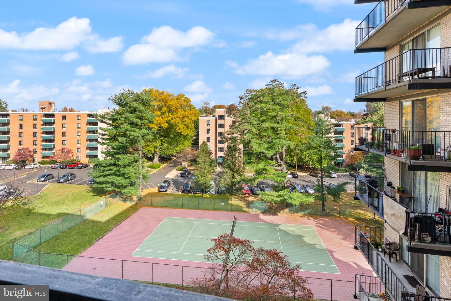 3245 RIO DR #608, FALLS CHURCH, Virginia 22041, 2 Bedrooms Bedrooms, 4 Rooms Rooms,1 BathroomBathrooms,Residential,For sale,3245 RIO DR #608,VAFX2277630 MLS # VAFX2277630