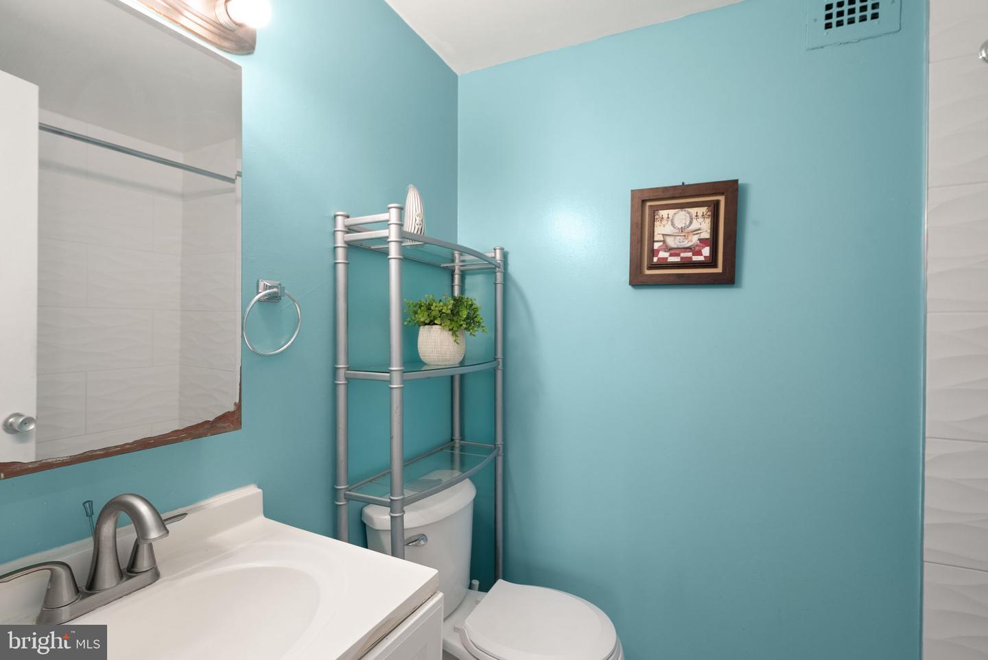 3245 RIO DR #608, FALLS CHURCH, Virginia 22041, 2 Bedrooms Bedrooms, 4 Rooms Rooms,1 BathroomBathrooms,Residential,For sale,3245 RIO DR #608,VAFX2277630 MLS # VAFX2277630