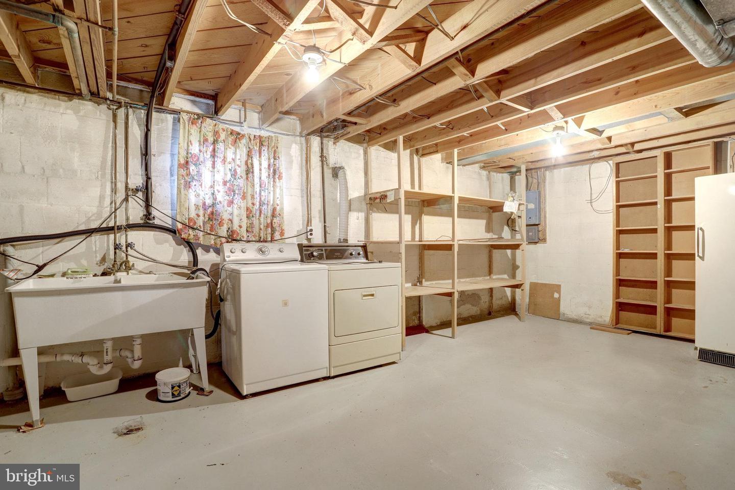 6928 RUSKIN ST, SPRINGFIELD, Virginia 22150, 3 Bedrooms Bedrooms, ,2 BathroomsBathrooms,Residential,For sale,6928 RUSKIN ST,VAFX2277782 MLS # VAFX2277782