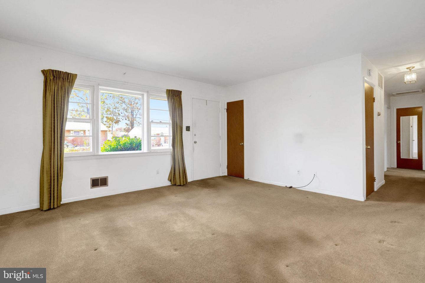 6928 RUSKIN ST, SPRINGFIELD, Virginia 22150, 3 Bedrooms Bedrooms, ,2 BathroomsBathrooms,Residential,For sale,6928 RUSKIN ST,VAFX2277782 MLS # VAFX2277782