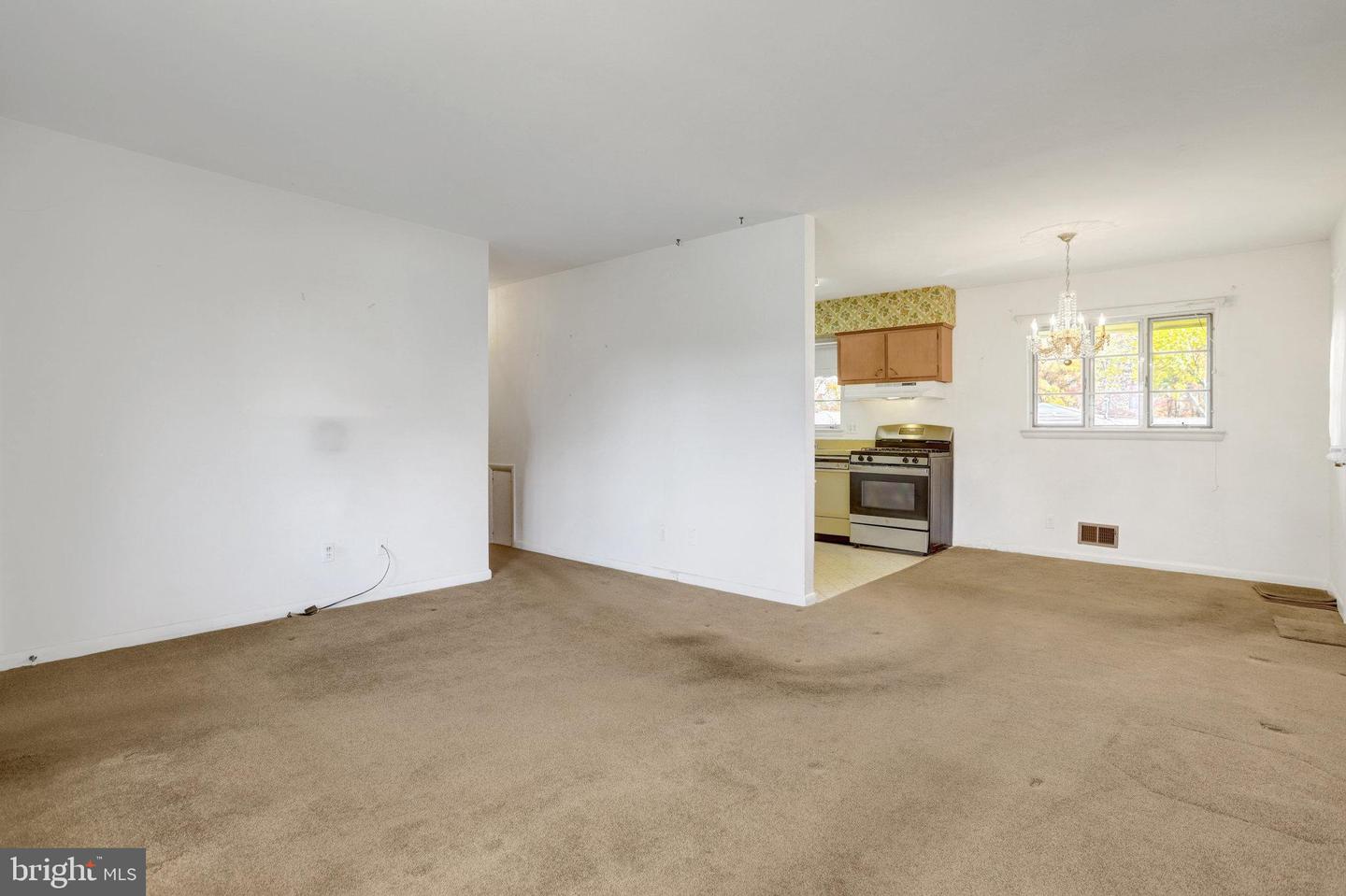 6928 RUSKIN ST, SPRINGFIELD, Virginia 22150, 3 Bedrooms Bedrooms, ,2 BathroomsBathrooms,Residential,For sale,6928 RUSKIN ST,VAFX2277782 MLS # VAFX2277782