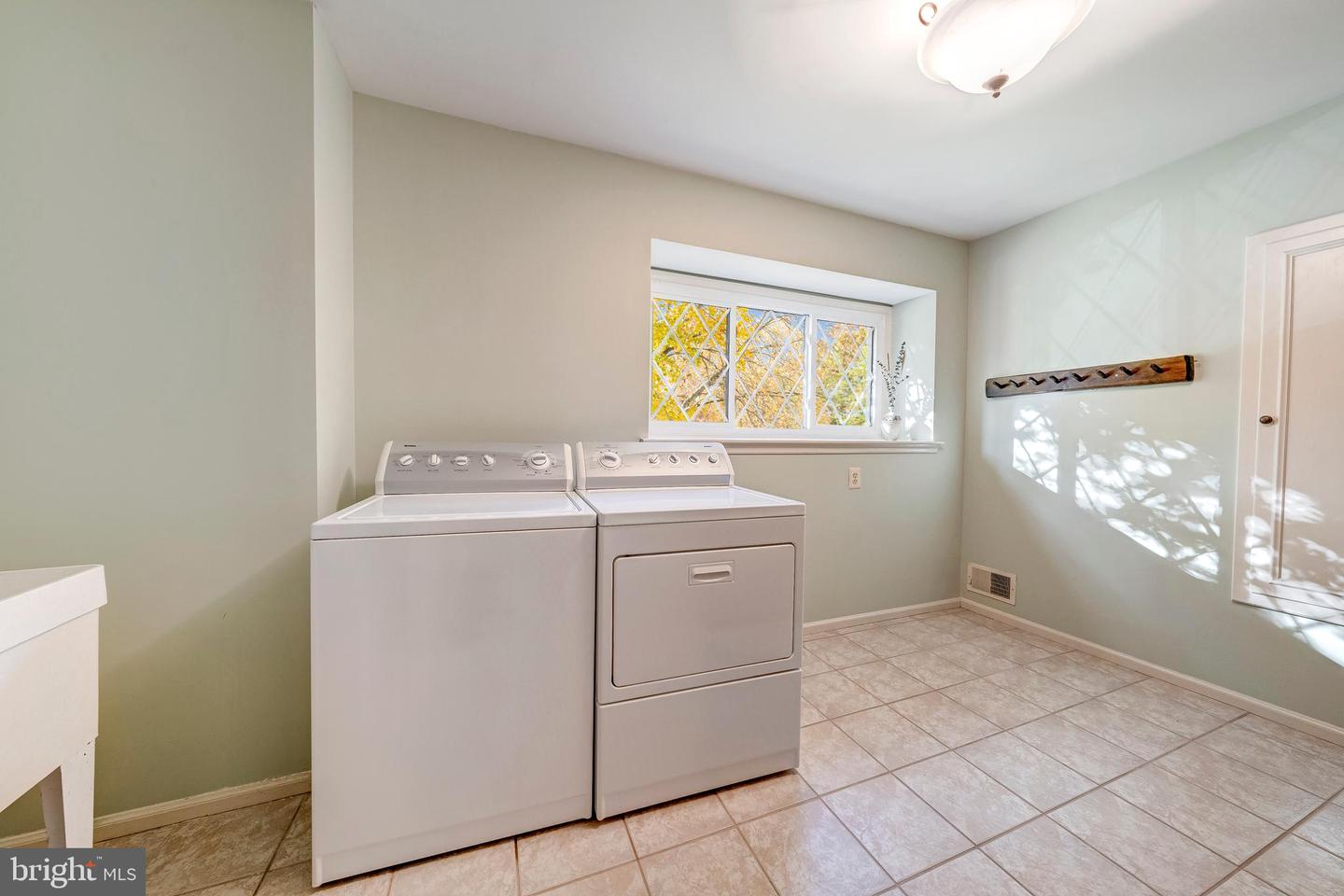 9132 ERMANTRUDE CT, VIENNA, Virginia 22182, 4 Bedrooms Bedrooms, ,3 BathroomsBathrooms,Residential,For sale,9132 ERMANTRUDE CT,VAFX2277792 MLS # VAFX2277792 9132 ERMANTRUDE CT, VIENNA, Virginia 22182, 4 Bedrooms Bedrooms, ,3 BathroomsBathrooms,Residential,For sale,9132 ERMANTRUDE CT,VAFX2277792 MLS # VAFX2277792