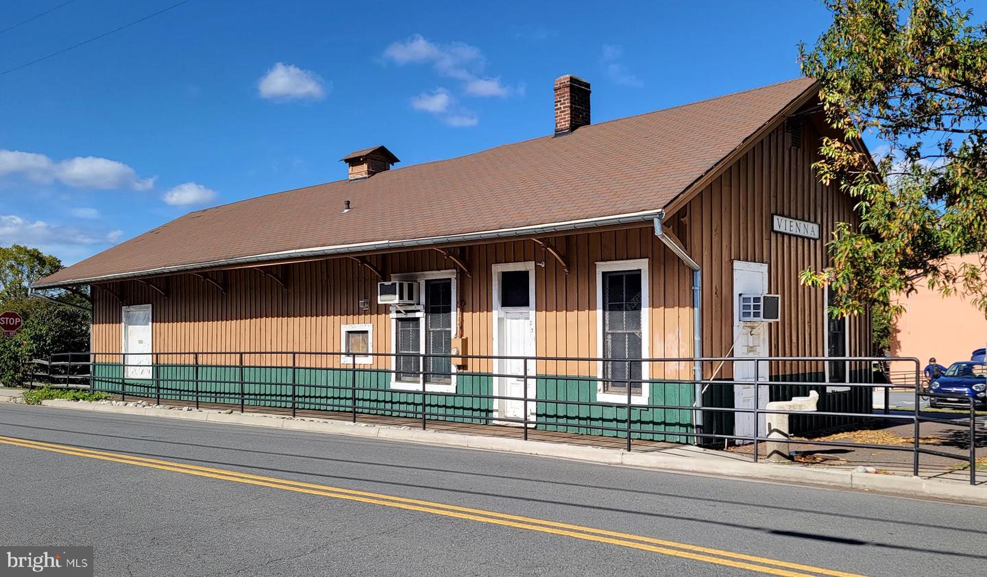 9132 ERMANTRUDE CT, VIENNA, Virginia 22182, 4 Bedrooms Bedrooms, ,3 BathroomsBathrooms,Residential,For sale,9132 ERMANTRUDE CT,VAFX2277792 MLS # VAFX2277792 9132 ERMANTRUDE CT, VIENNA, Virginia 22182, 4 Bedrooms Bedrooms, ,3 BathroomsBathrooms,Residential,For sale,9132 ERMANTRUDE CT,VAFX2277792 MLS # VAFX2277792