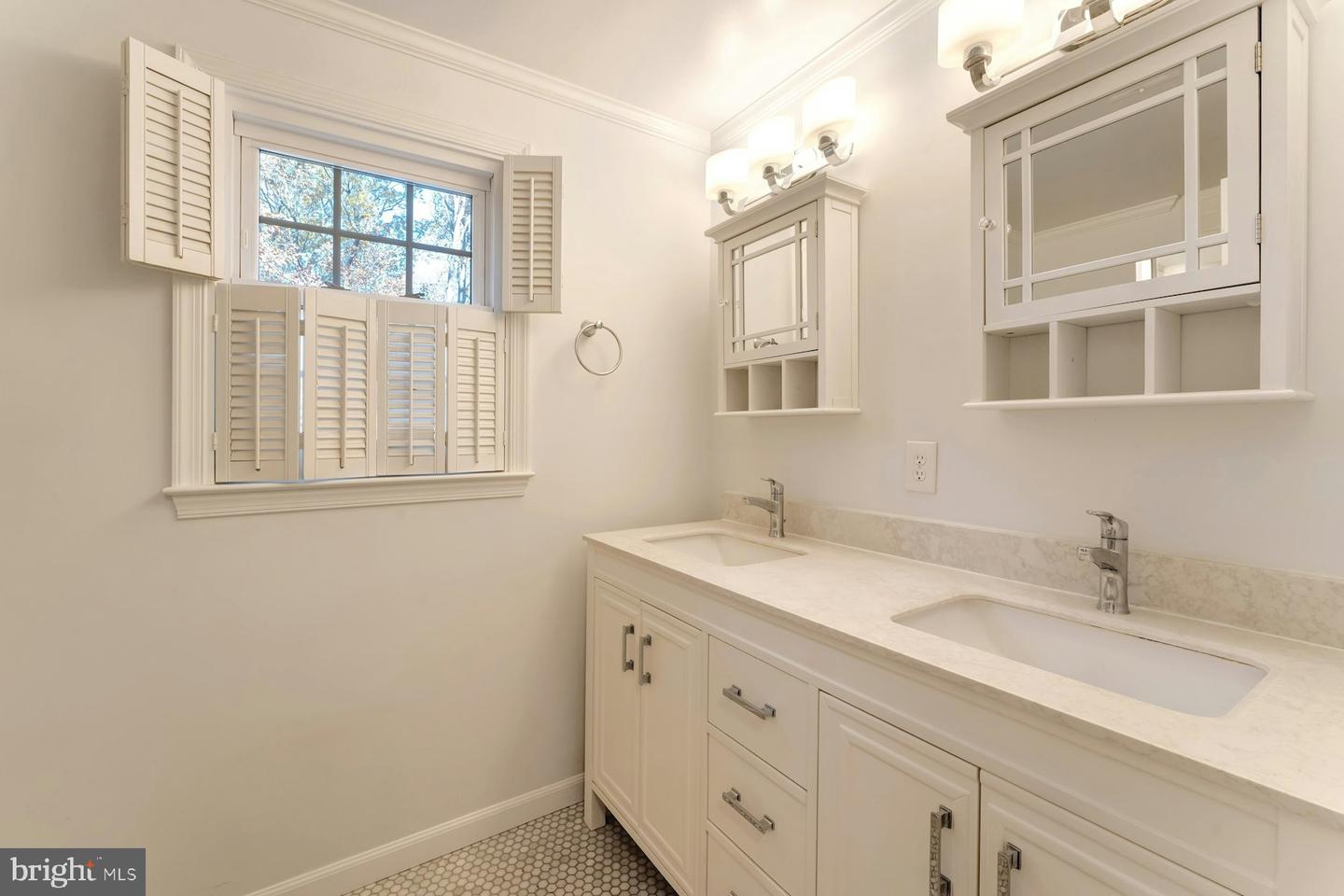 11008 DEVENISH DR, OAKTON, Virginia 22124, 4 Bedrooms Bedrooms, ,3 BathroomsBathrooms,Residential,For sale,11008 DEVENISH DR,VAFX2277816 MLS # VAFX2277816