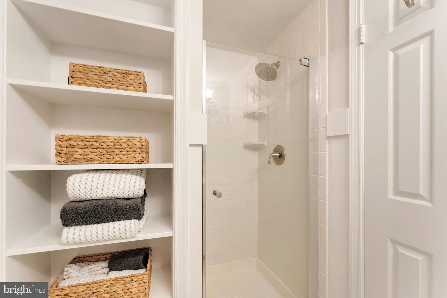 11008 DEVENISH DR, OAKTON, Virginia 22124, 4 Bedrooms Bedrooms, ,3 BathroomsBathrooms,Residential,For sale,11008 DEVENISH DR,VAFX2277816 MLS # VAFX2277816