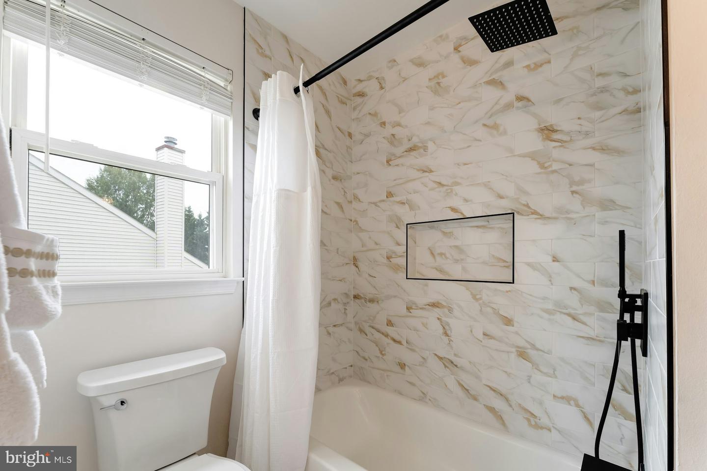 21581 KOUROS CT, ASHBURN, Virginia 20147, 5 Bedrooms Bedrooms, ,3 BathroomsBathrooms,Residential,For sale,21581 KOUROS CT,VALO2110566 MLS # VALO2110566