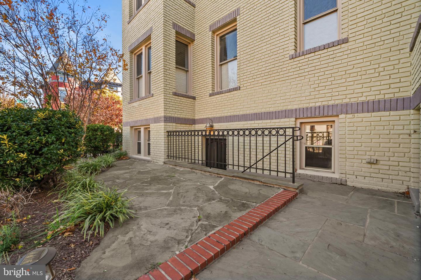 1718 1ST ST NW #8, WASHINGTON, District Of Columbia 20001, 2 Bedrooms Bedrooms, ,1 BathroomBathrooms,Residential,For sale,1718 1ST ST NW #8,DCDC2230388 MLS # DCDC2230388