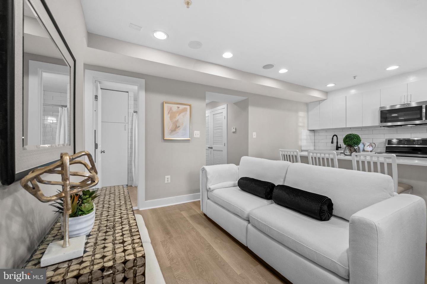 1718 1ST ST NW #8, WASHINGTON, District Of Columbia 20001, 2 Bedrooms Bedrooms, ,1 BathroomBathrooms,Residential,For sale,1718 1ST ST NW #8,DCDC2230388 MLS # DCDC2230388