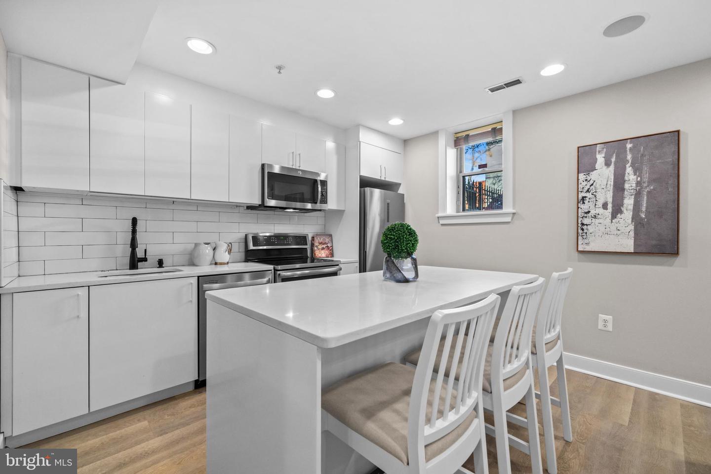 1718 1ST ST NW #8, WASHINGTON, District Of Columbia 20001, 2 Bedrooms Bedrooms, ,1 BathroomBathrooms,Residential,For sale,1718 1ST ST NW #8,DCDC2230388 MLS # DCDC2230388