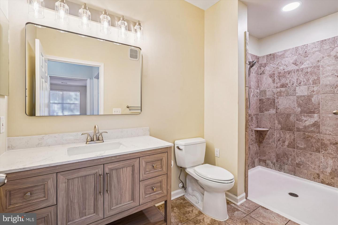 9490 VIRGINIA CENTER BLVD #130, VIENNA, Virginia 22181, 2 Bedrooms Bedrooms, ,2 BathroomsBathrooms,Residential,For sale,9490 VIRGINIA CENTER BLVD #130,VAFX2277836 MLS # VAFX2277836