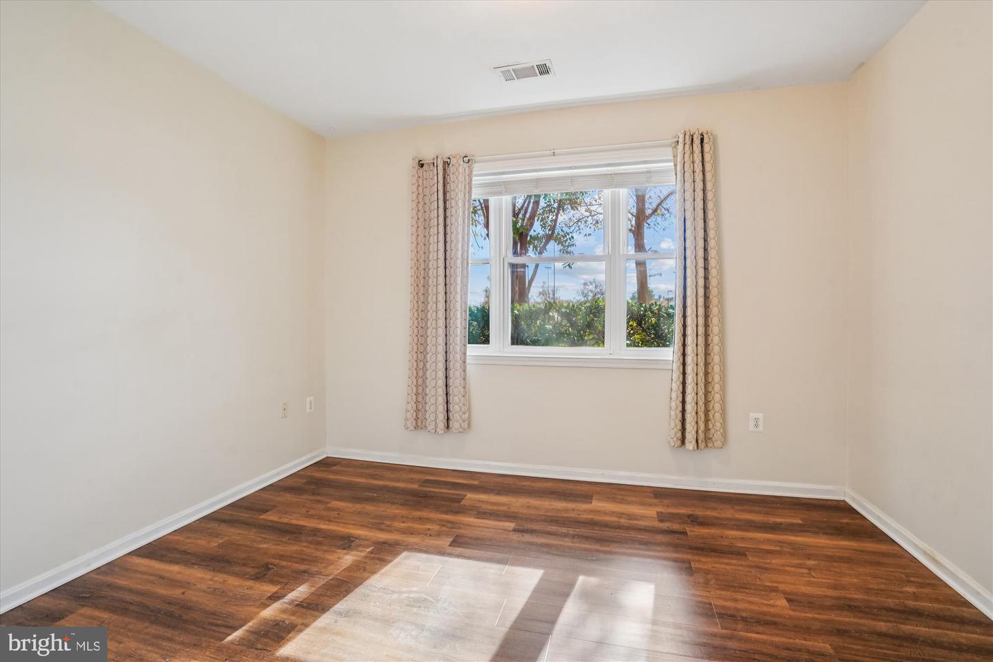 9490 VIRGINIA CENTER BLVD #130, VIENNA, Virginia 22181, 2 Bedrooms Bedrooms, ,2 BathroomsBathrooms,Residential,For sale,9490 VIRGINIA CENTER BLVD #130,VAFX2277836 MLS # VAFX2277836