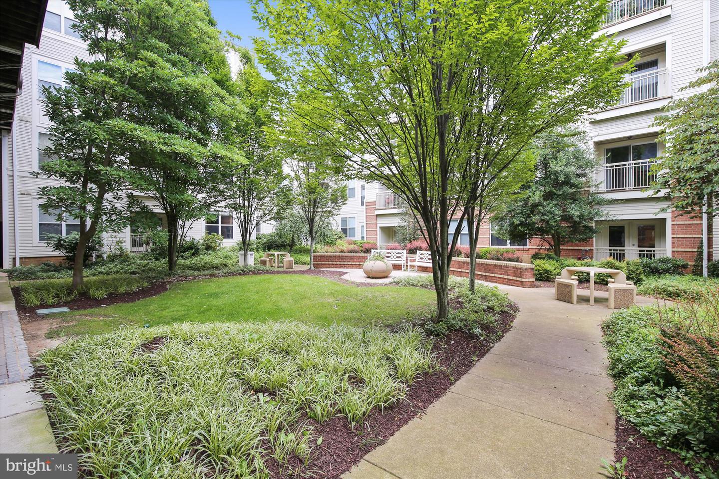 9490 VIRGINIA CENTER BLVD #130, VIENNA, Virginia 22181, 2 Bedrooms Bedrooms, ,2 BathroomsBathrooms,Residential,For sale,9490 VIRGINIA CENTER BLVD #130,VAFX2277836 MLS # VAFX2277836
