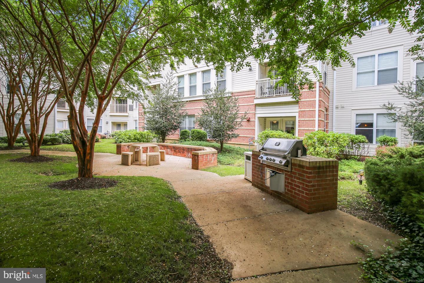 9490 VIRGINIA CENTER BLVD #130, VIENNA, Virginia 22181, 2 Bedrooms Bedrooms, ,2 BathroomsBathrooms,Residential,For sale,9490 VIRGINIA CENTER BLVD #130,VAFX2277836 MLS # VAFX2277836