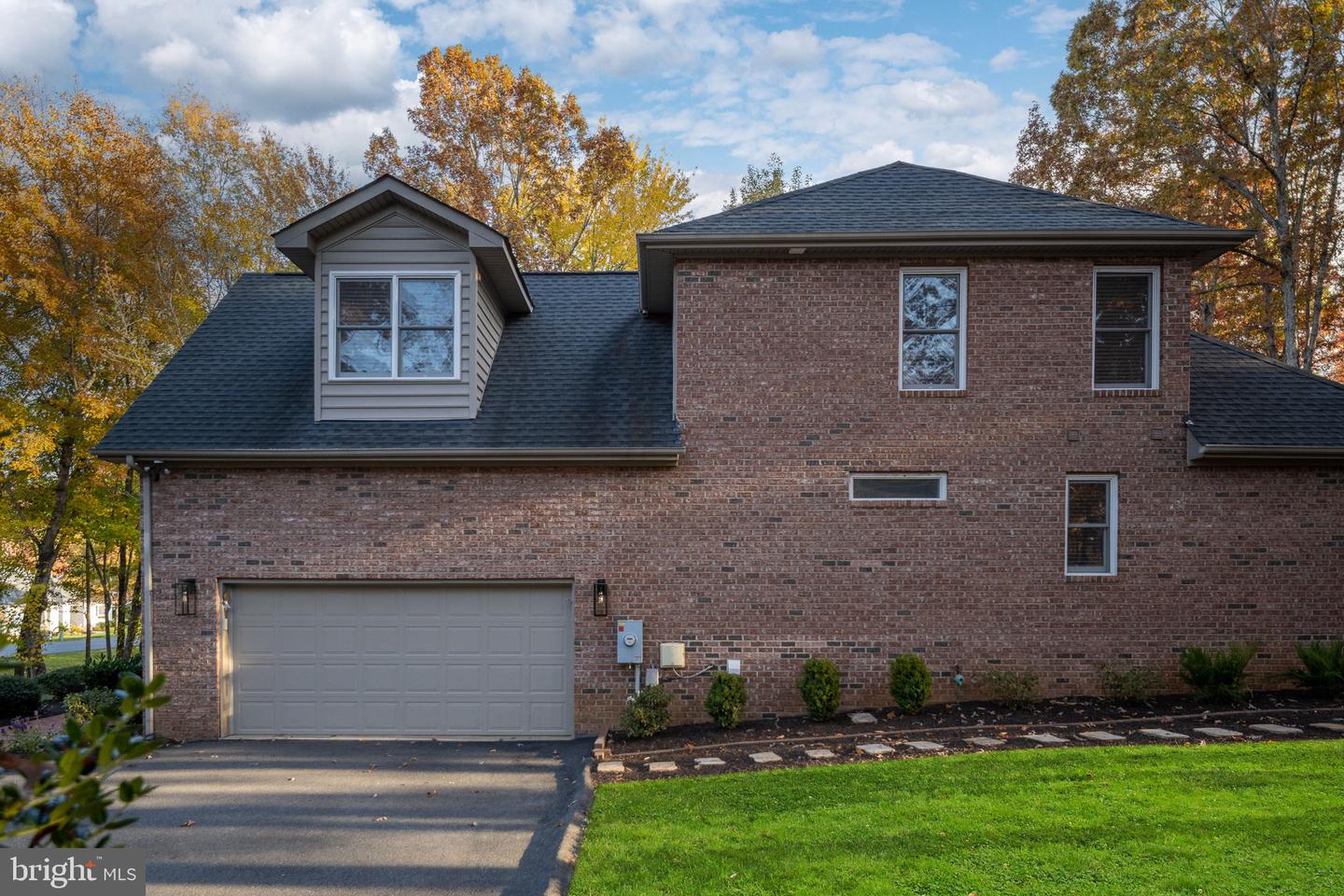 10816 CHATHAM RIDGE WAY, SPOTSYLVANIA, Virginia 22551, 3 Bedrooms Bedrooms, ,2 BathroomsBathrooms,Residential,For sale,10816 CHATHAM RIDGE WAY,VASP2037432 MLS # VASP2037432