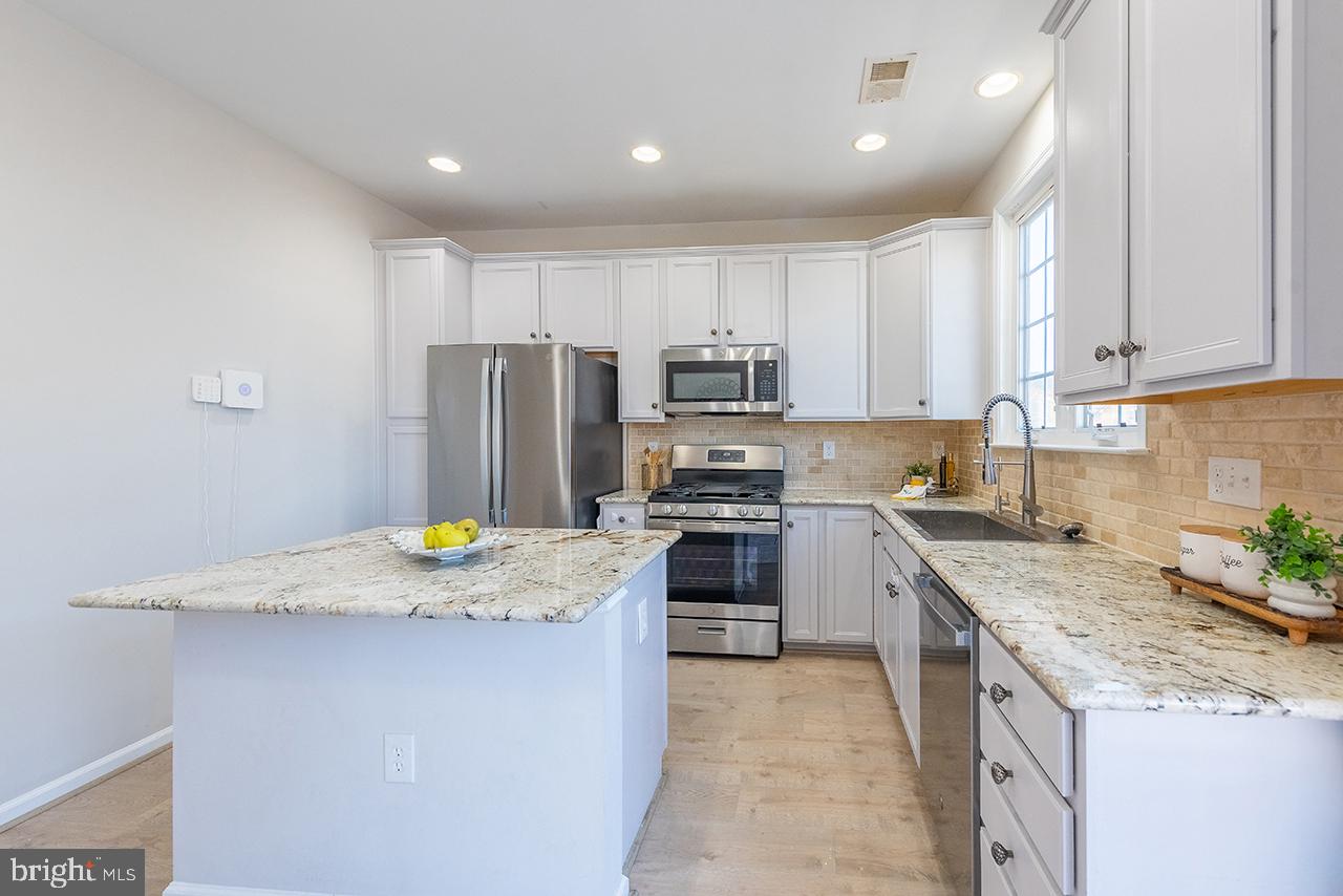 20657 MAITLAND TER, ASHBURN, Virginia 20147, 3 Bedrooms Bedrooms, ,3 BathroomsBathrooms,Residential,For sale,20657 MAITLAND TER,VALO2110556 MLS # VALO2110556