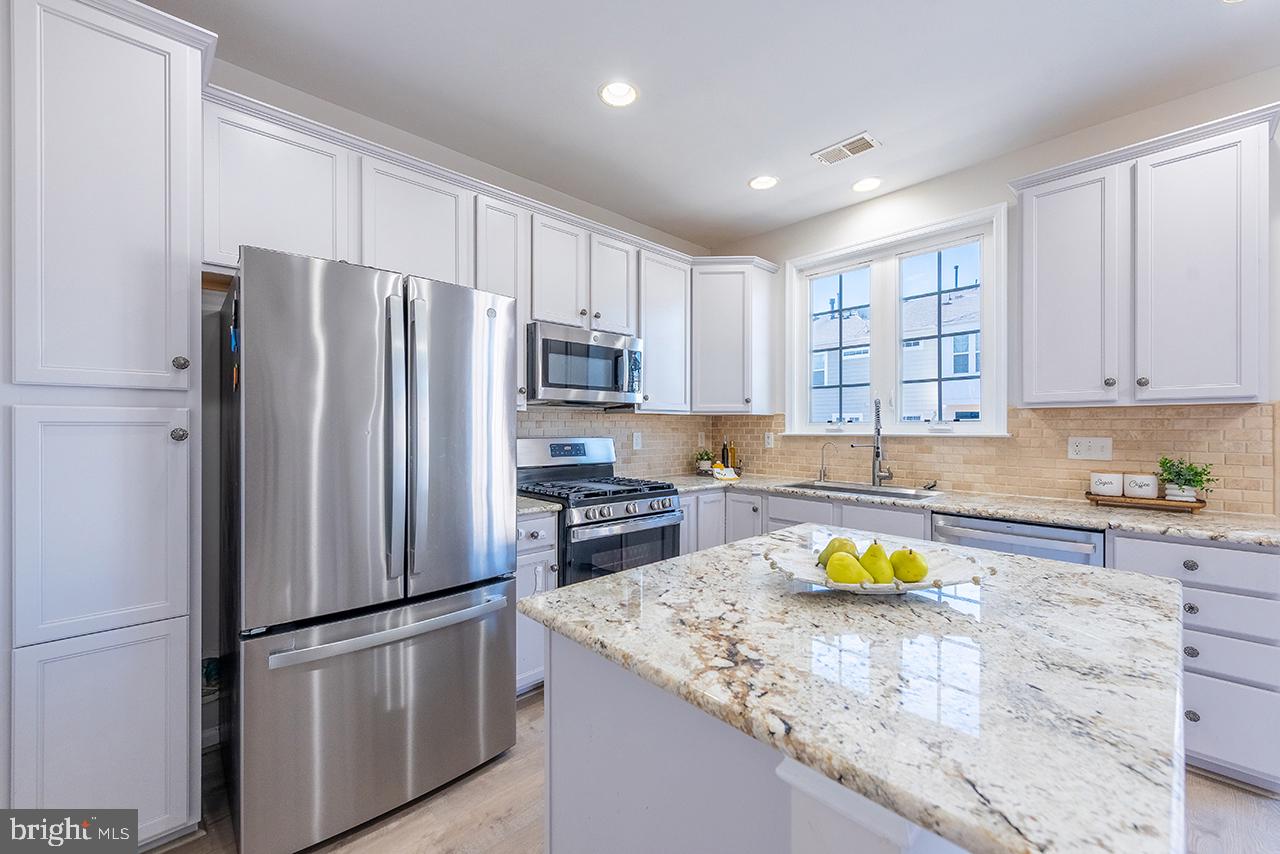 20657 MAITLAND TER, ASHBURN, Virginia 20147, 3 Bedrooms Bedrooms, ,3 BathroomsBathrooms,Residential,For sale,20657 MAITLAND TER,VALO2110556 MLS # VALO2110556